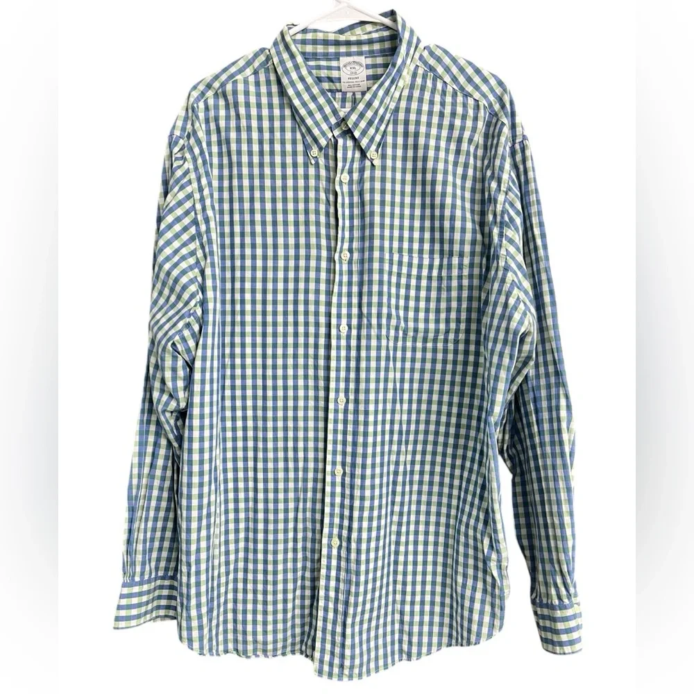 Banana Republic Men's Blue white and Green Gingham‎ Shirt Size Medium